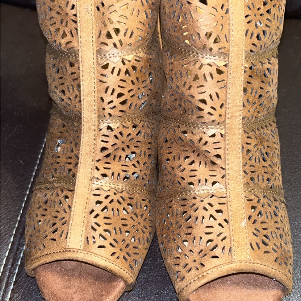 Stylish Tan Peep-Toe Women's Shoes